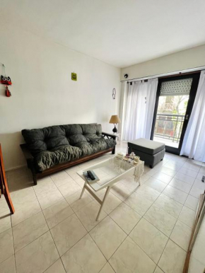 Departamento 2 ambientes AMPLIO excelente ubicación hasta 4 personas